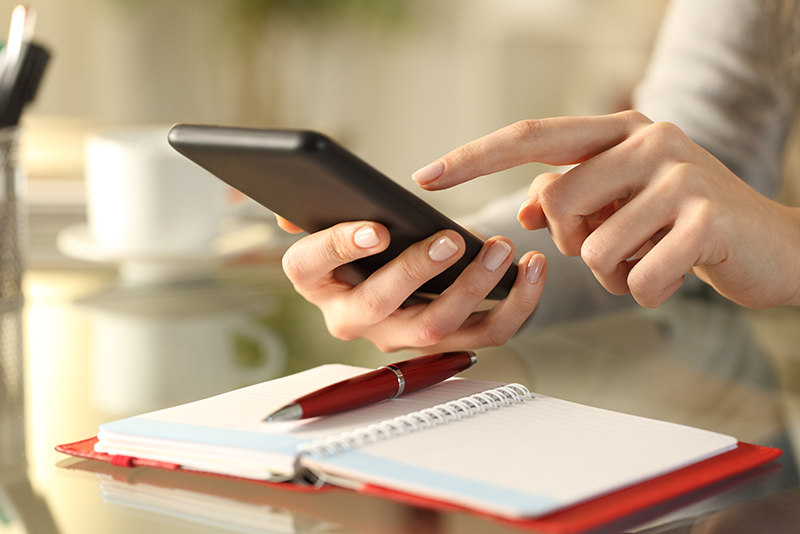 お電話にてご予約